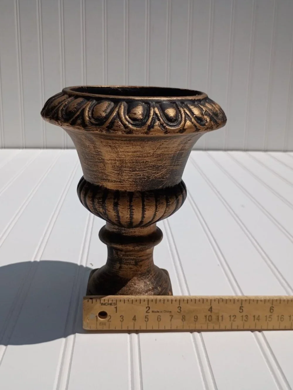 Vintage Style Pedestal Urn Vase Antique Gold Finish 7.5-inch Terracotta Planter